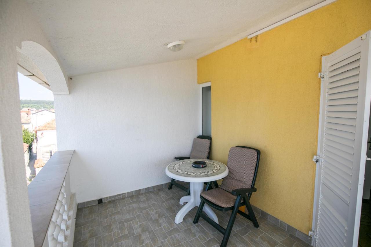 Apartments Renjak Sukosan Exterior photo